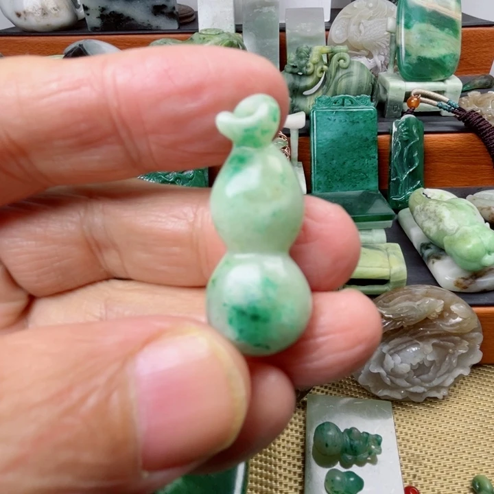 独山玉未镶嵌珠宝半成品