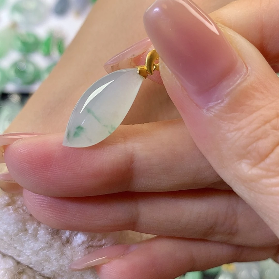 【闪购商品】翡翠吊坠(赠链)18K金镶嵌