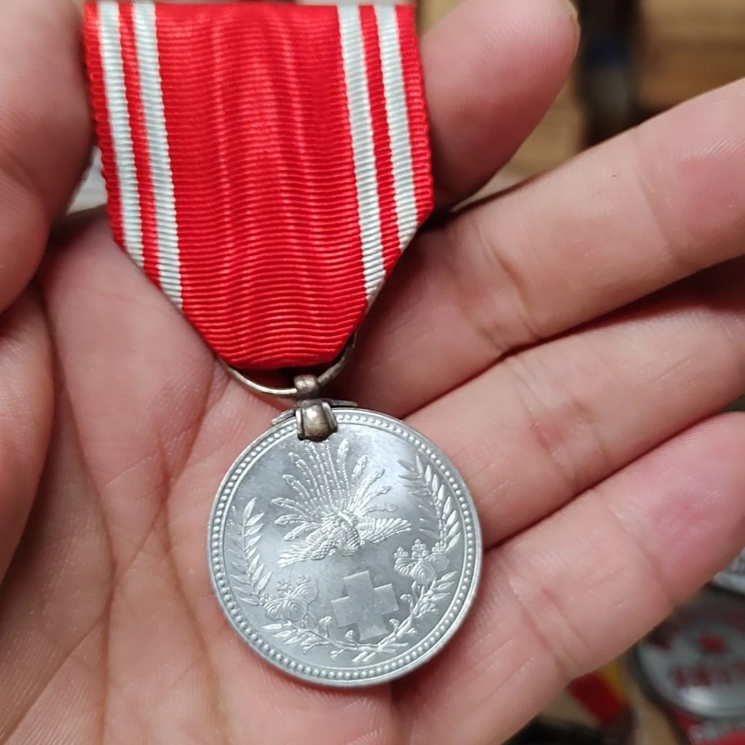 日本早期的纪念章一个。