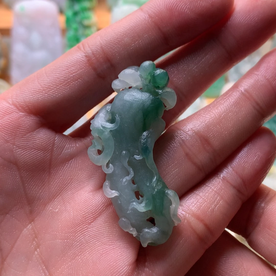 定制翡翠未镶嵌人参