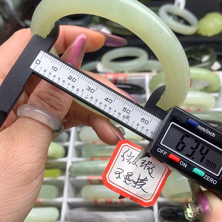 蛇纹石玉手镯未镶嵌789