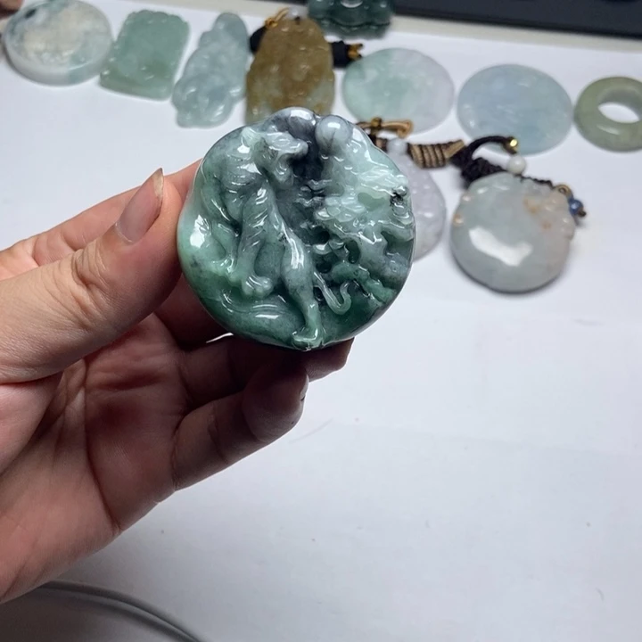 翡翠未镶嵌颈饰虎牌15