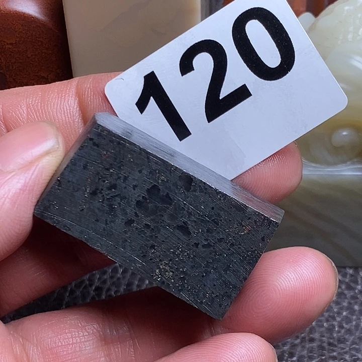 用***8老挝石精美昌化鸡