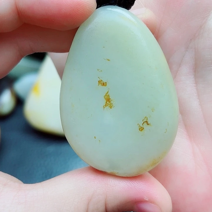 未镶嵌和田玉挂件
