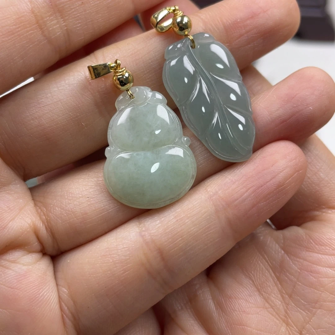 翡翠未镶嵌颈饰牌子