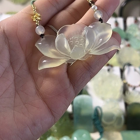 未镶嵌蛇纹石玉颈饰