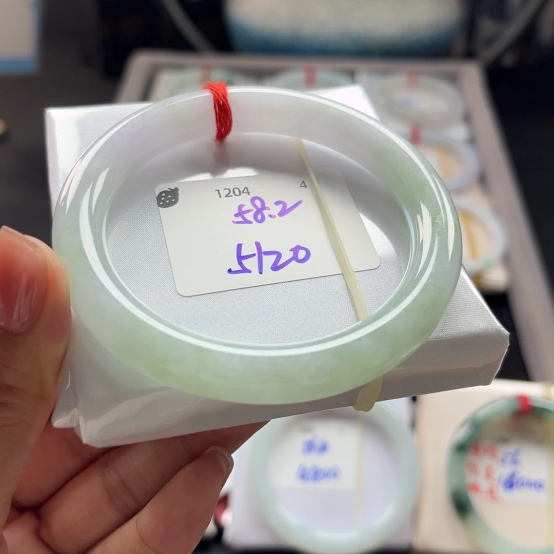 翡翠未镶嵌手镯58圆条