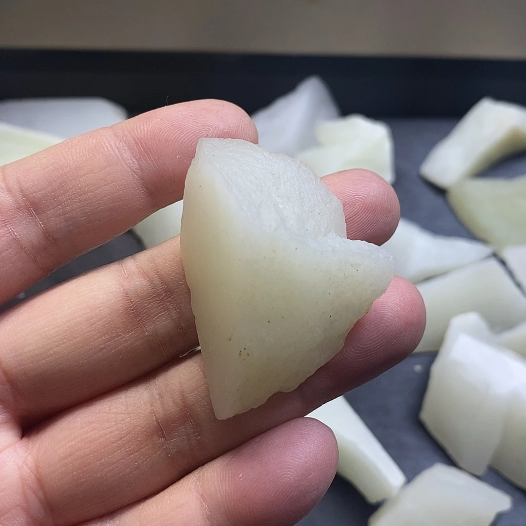 和田玉未镶嵌珠宝奇石