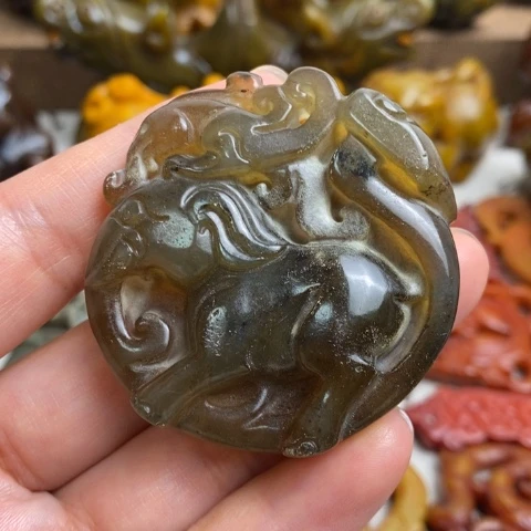 未镶嵌蛇纹石玉颈饰96