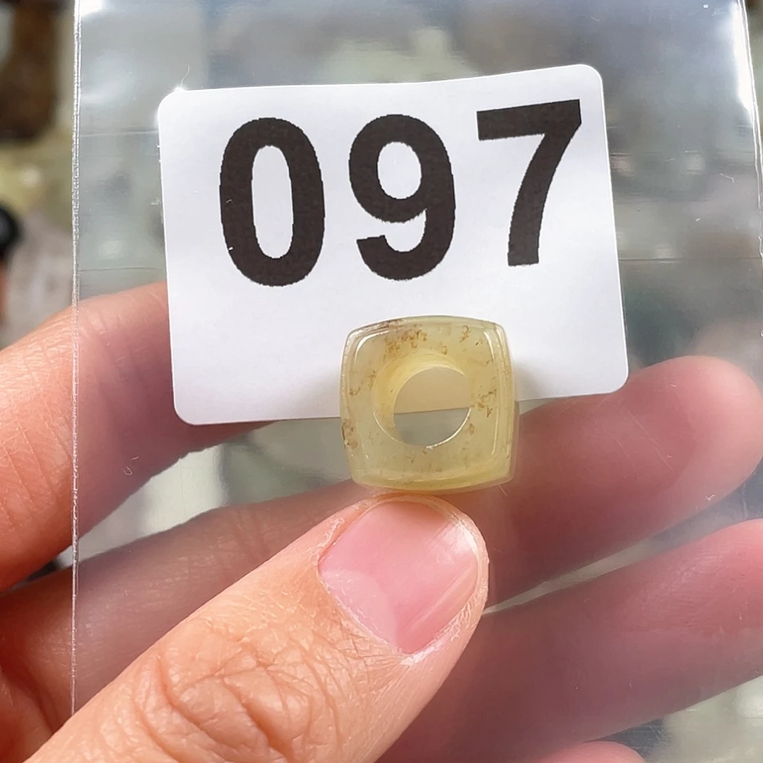 和田玉（糖玉）颈饰未镶嵌