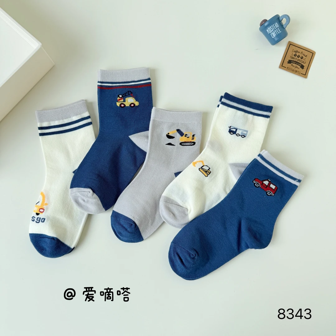 爱嘀嗒8343儿童袜子男童秋冬小汽车挖掘机可爱精梳棉中筒新款