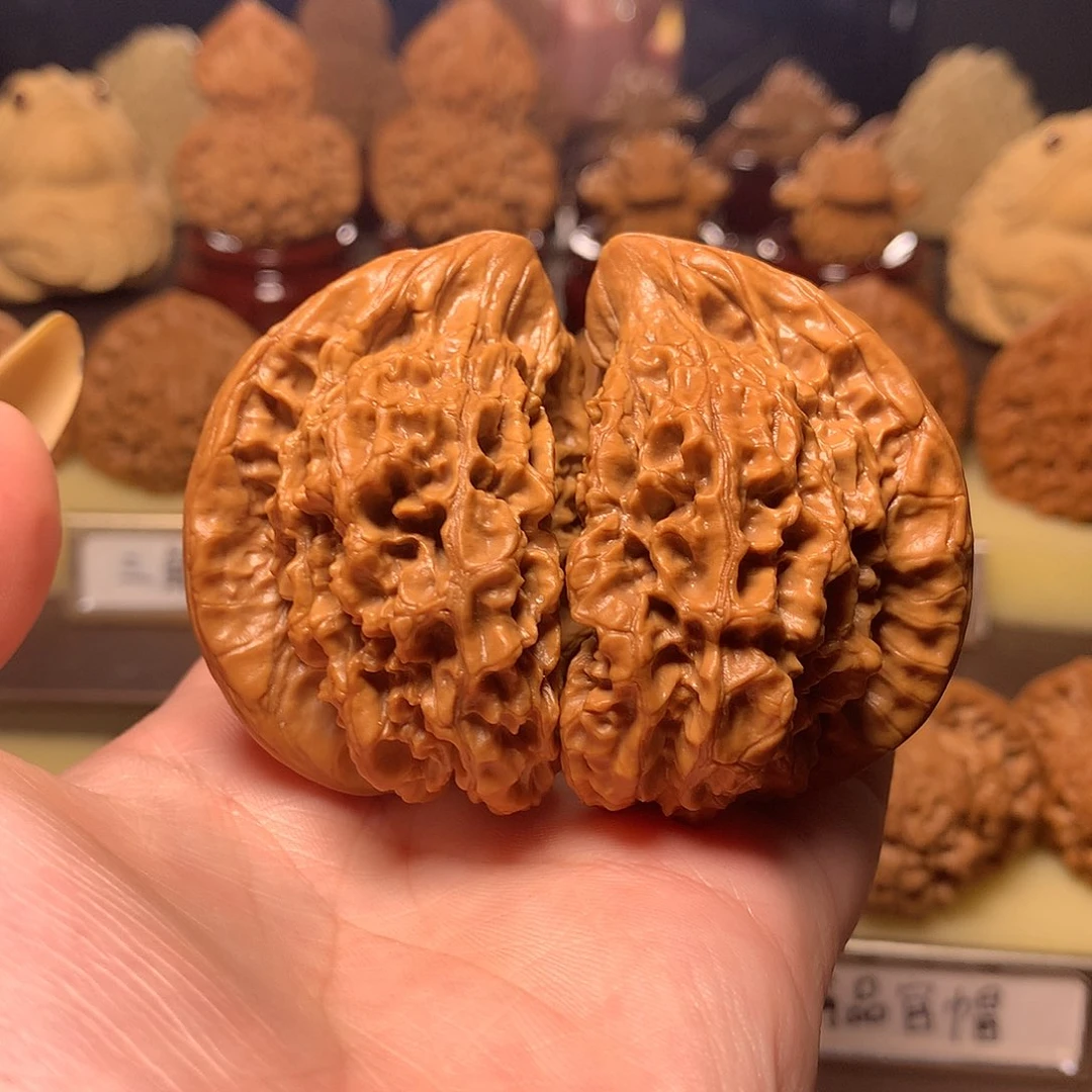 文玩核桃吊坠半壁江山