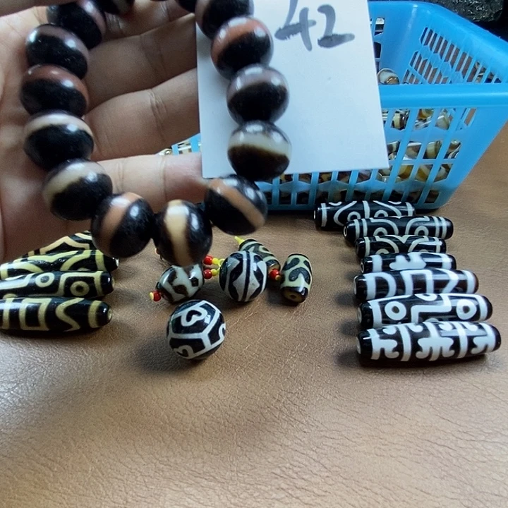 小***）玛瑙/玉髓颈饰未镶嵌