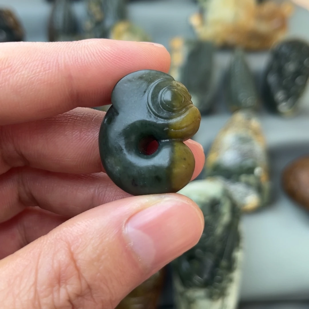 岫岩河磨玉（透闪石质玉）未镶嵌挂件