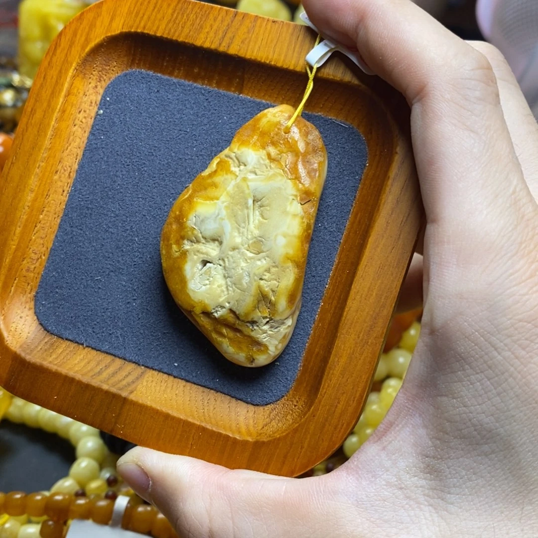 琥珀未镶嵌珠宝奇石