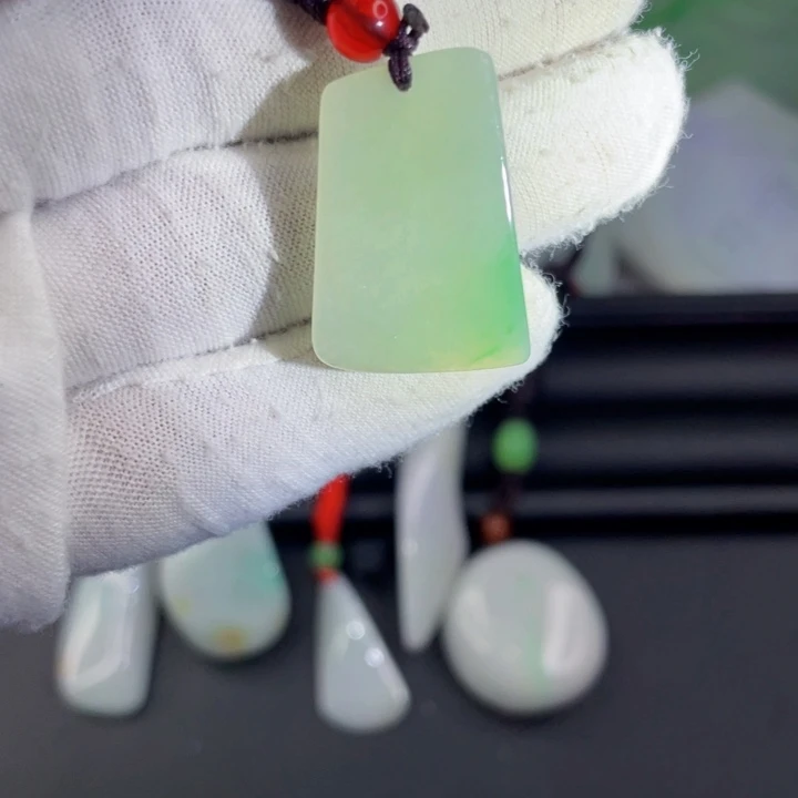 翡翠未镶嵌挂件片料