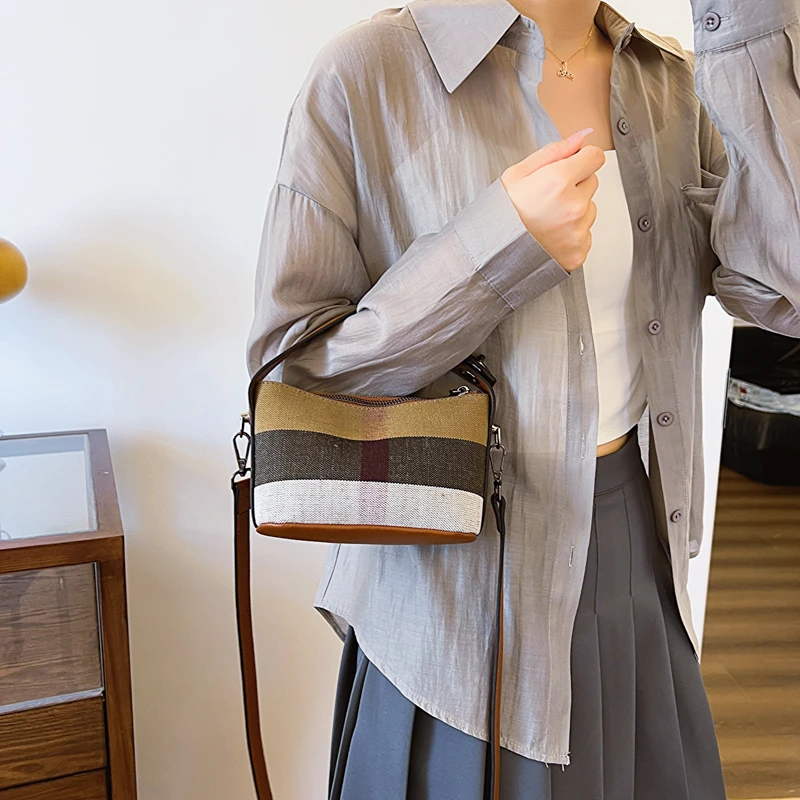 陆壹f新款女包时尚小众简约斜挎包