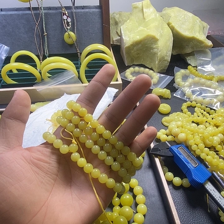 静***语非金属无卡8手串鸡油黄