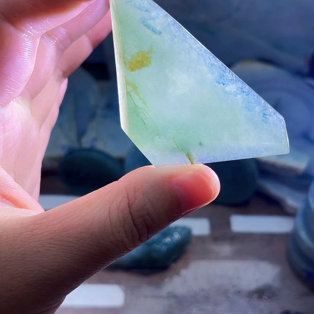 翡翠未镶嵌颈饰毛料6