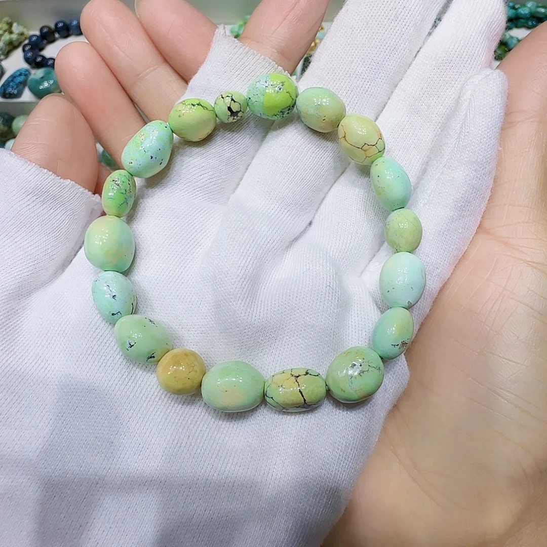 绿松石未镶嵌颈饰