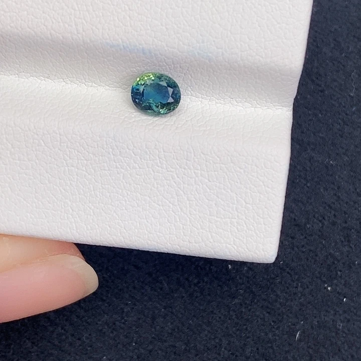 蓝宝石裸石0.54 ct