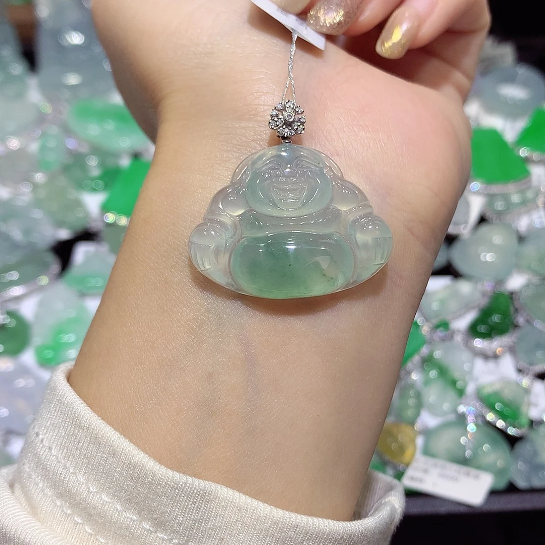 翡翠18K金镶嵌颈饰佛