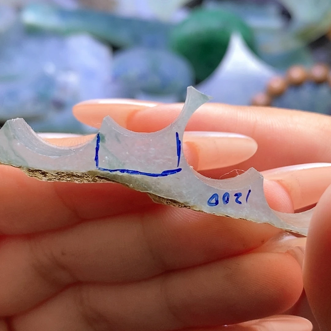 定制翡翠未镶嵌珠子边角