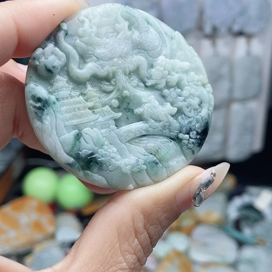 翡翠颈饰未镶嵌翡翠