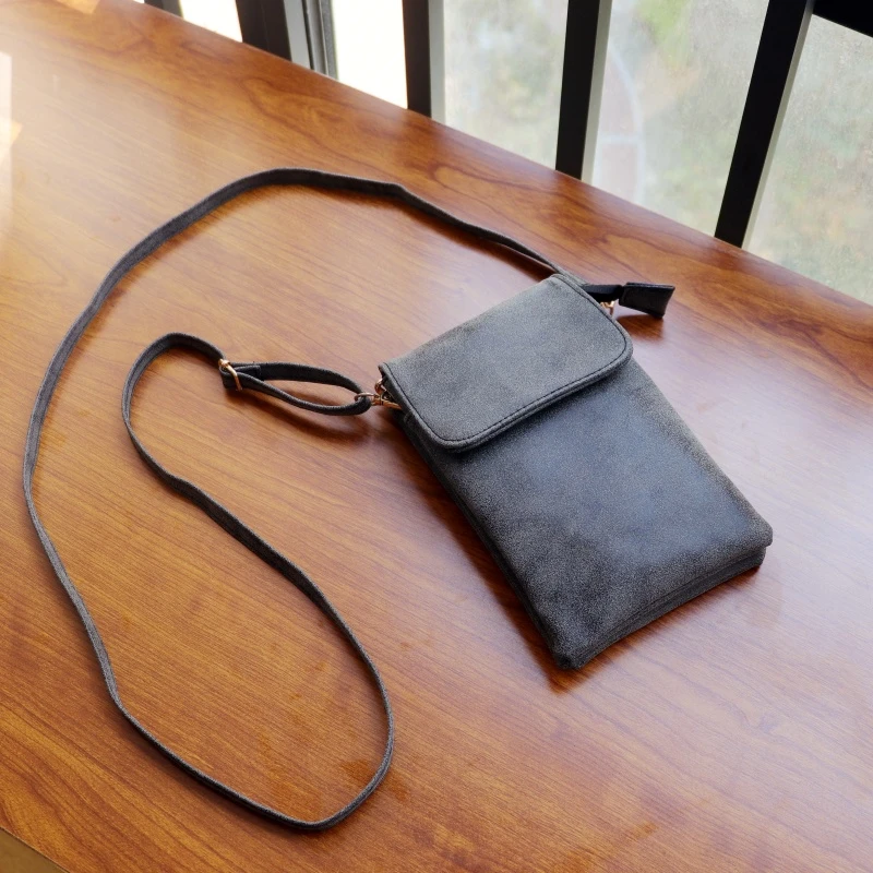 复古简约百搭女款包包2025爆款手机包便携多隔层袋斜挎迷你小包包