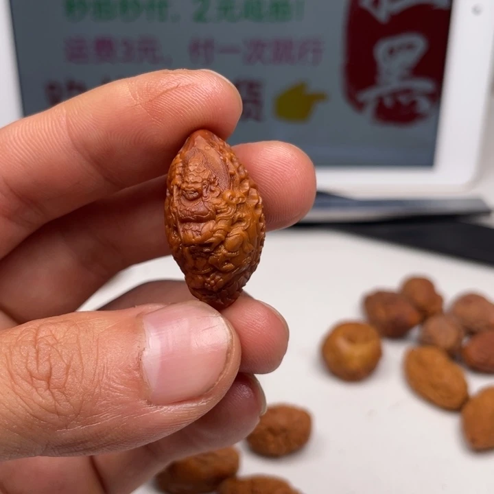 橄榄核吊坠橄榄核雕刻单子。