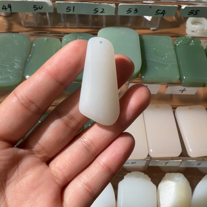 和田玉颈饰未镶嵌新疆和田玉随形平安无事牌（活动价）