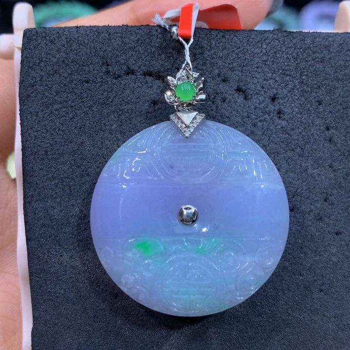翡翠18K金镶嵌颈饰翡翠