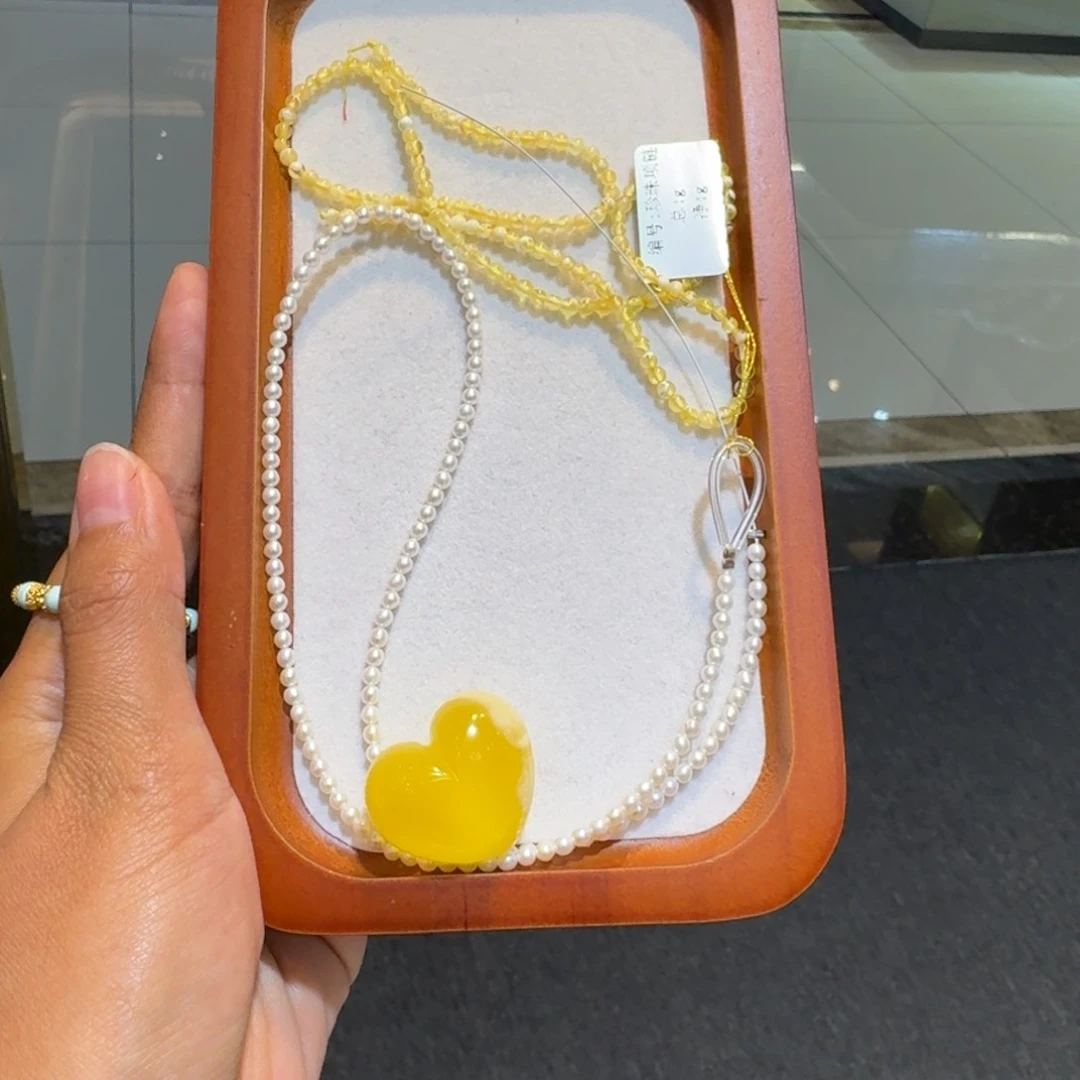 未镶嵌琥珀裸石琥珀