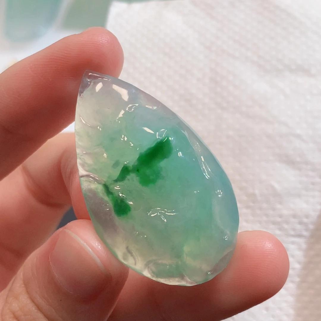 翡翠未镶嵌吊坠(不含链)97