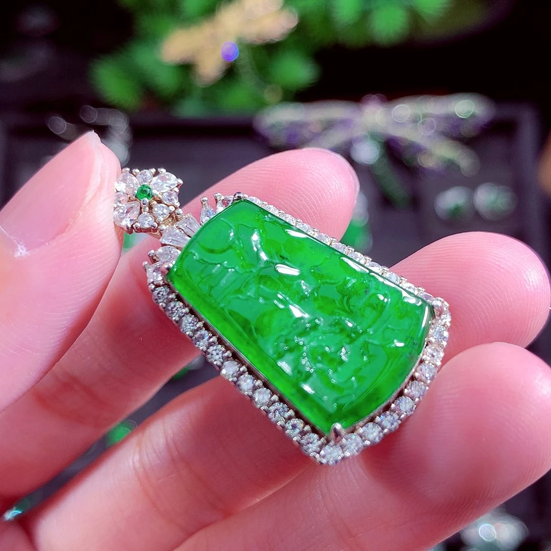 颈饰未镶嵌翡翠天然