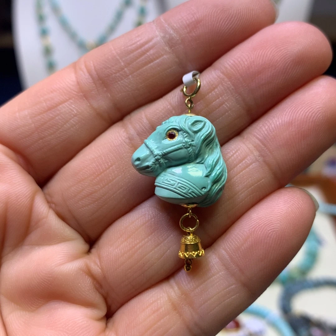 绿松石18K金镶嵌挂件