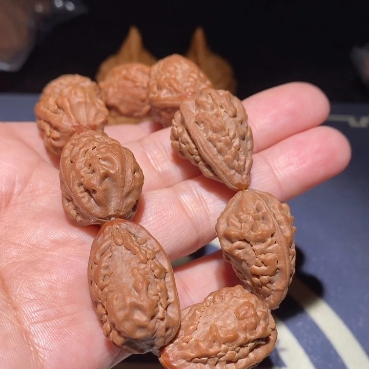 吊坠文玩核桃绣花鞋