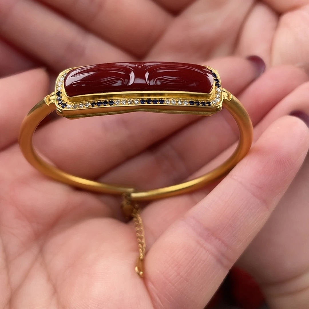 南红玛瑙手镯未镶嵌青**梦