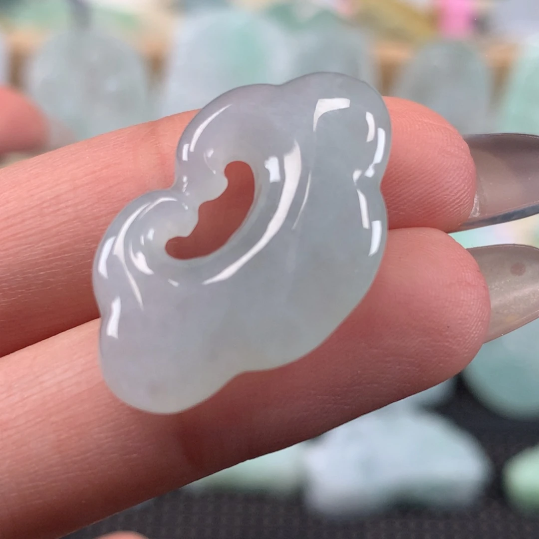 翡翠未镶嵌颈饰吊坠