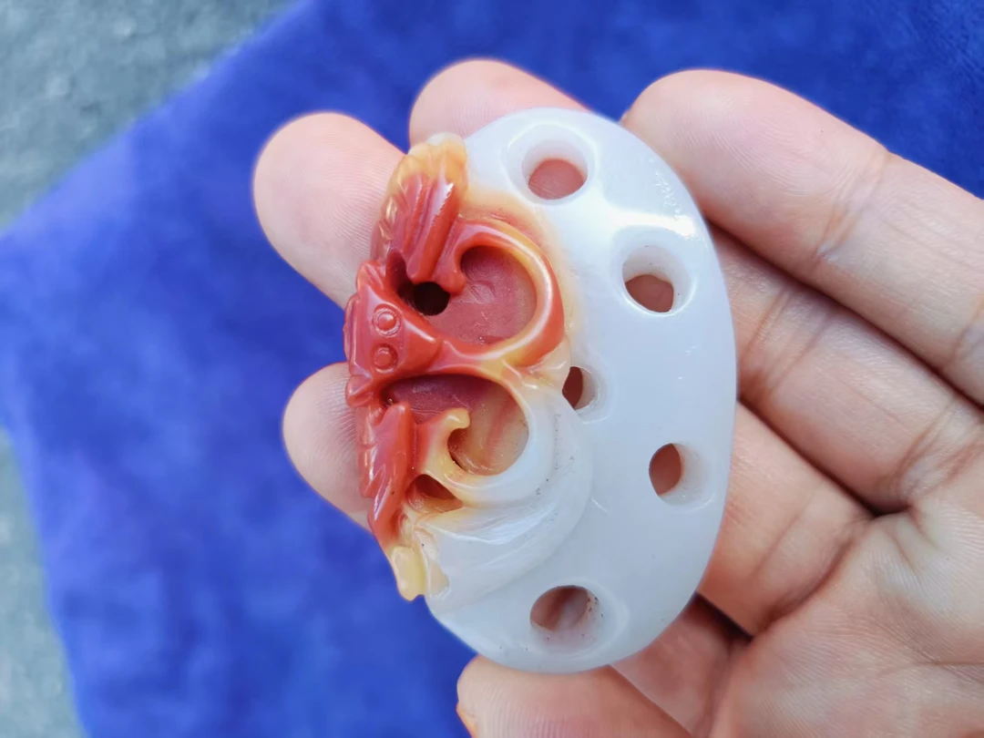 新疆鄯善三彩玉挂件藕