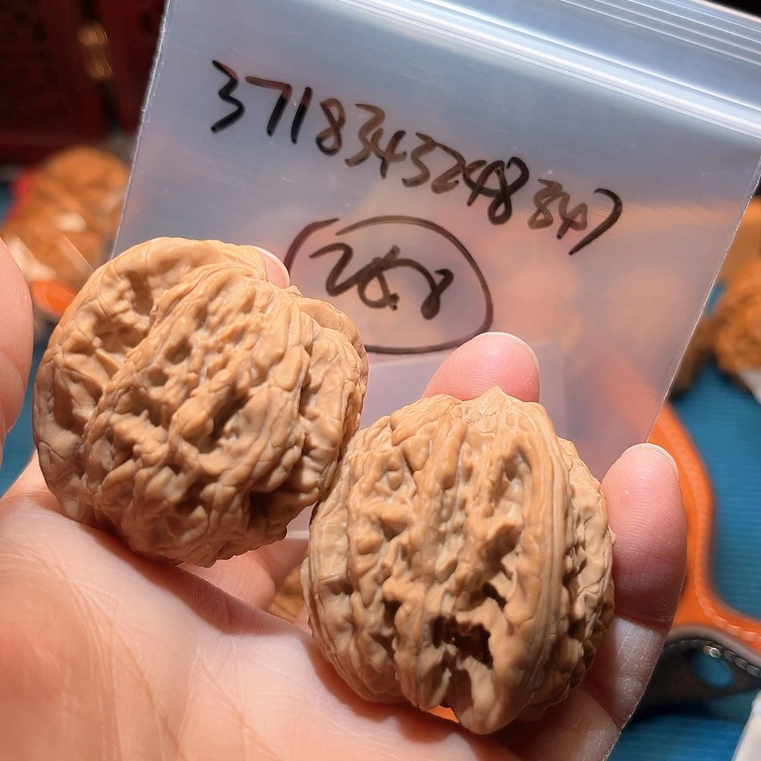 用****742虎头，全品无修…………