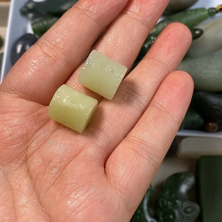 城***和田玉未镶嵌颈饰