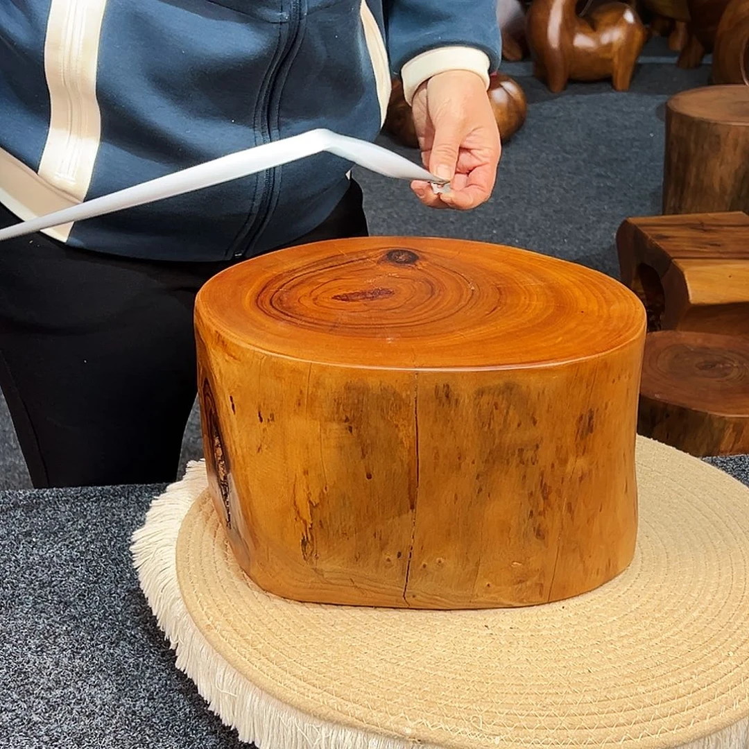 泰***岳号香樟木尺寸：30-23-18cm