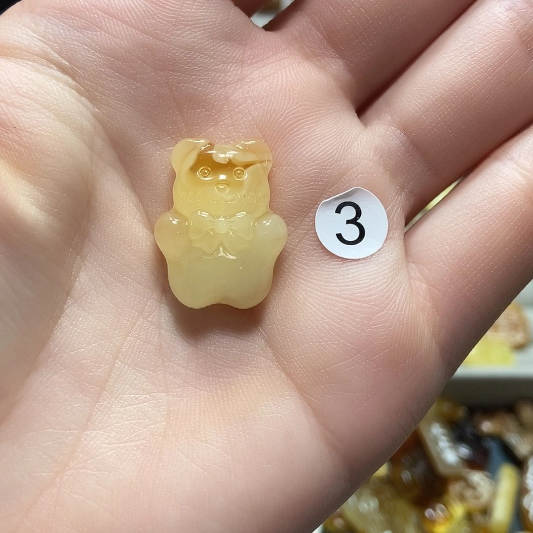 琥珀裸石未镶嵌谷*?，