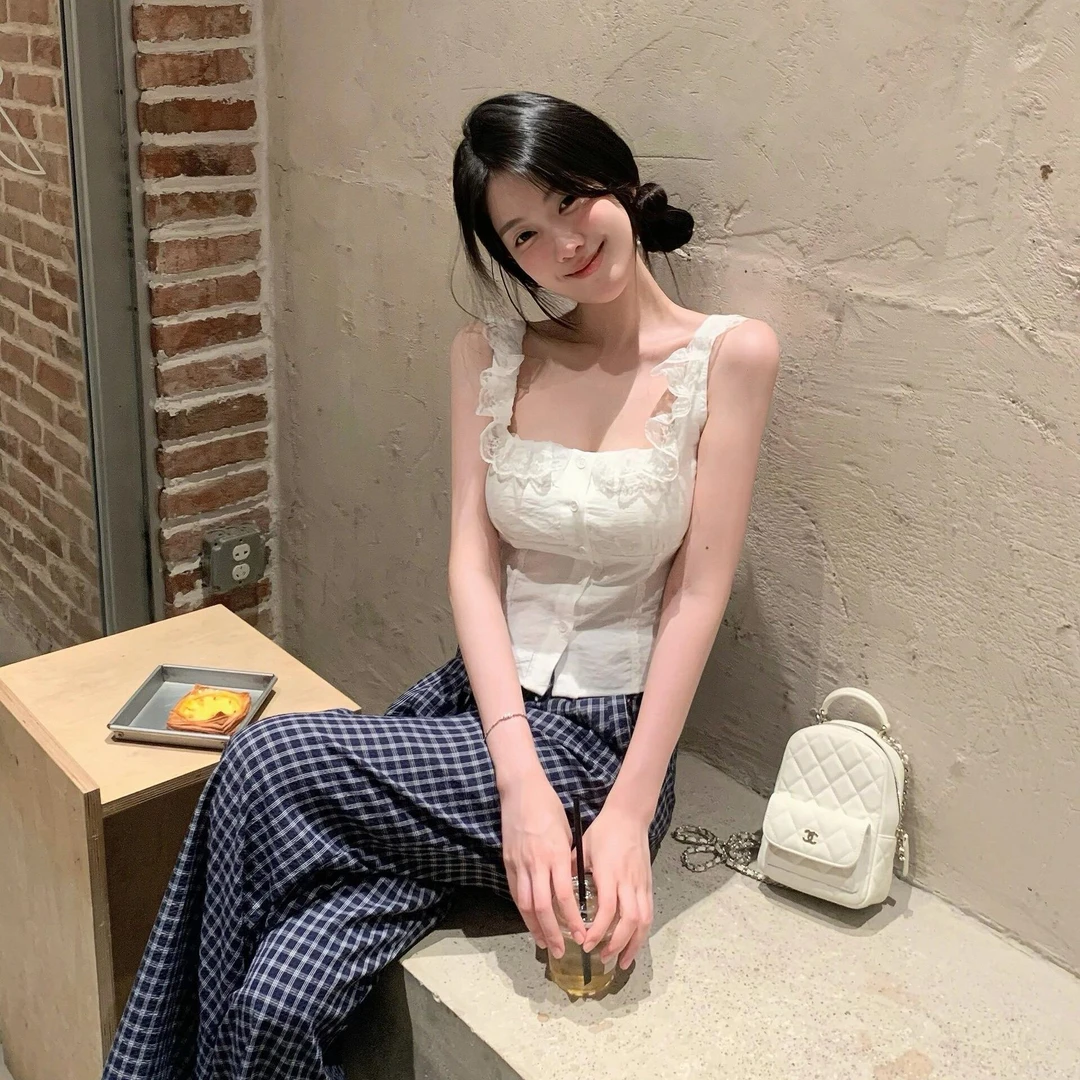 设计感小众蕾丝花边无袖衬衫女外穿无袖白色小吊带背心上衣夏季