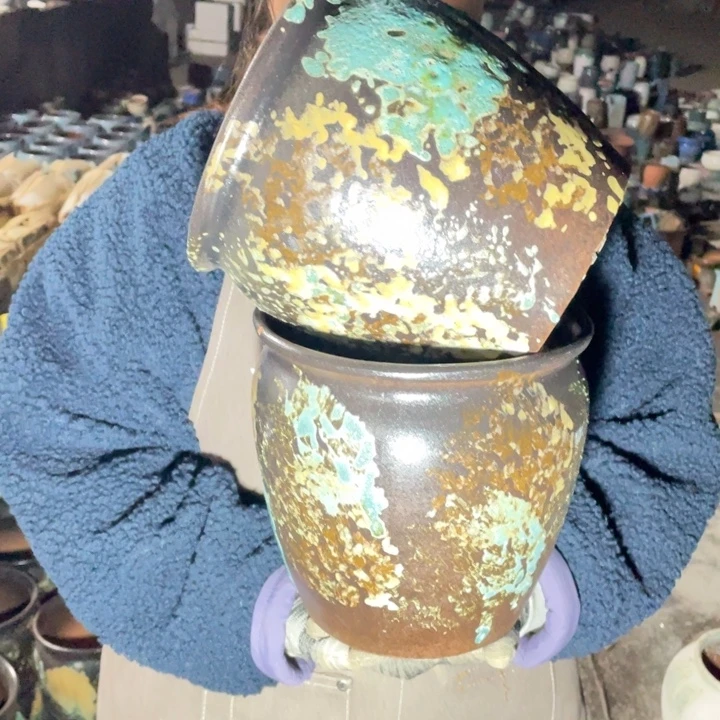 紫砂花盆口20高21瑕疵瑕疵