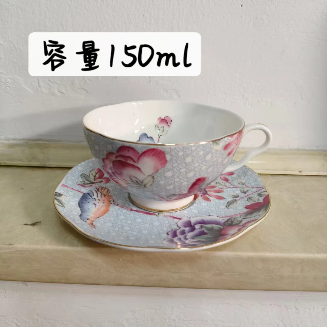 屋里进   咖啡杯
