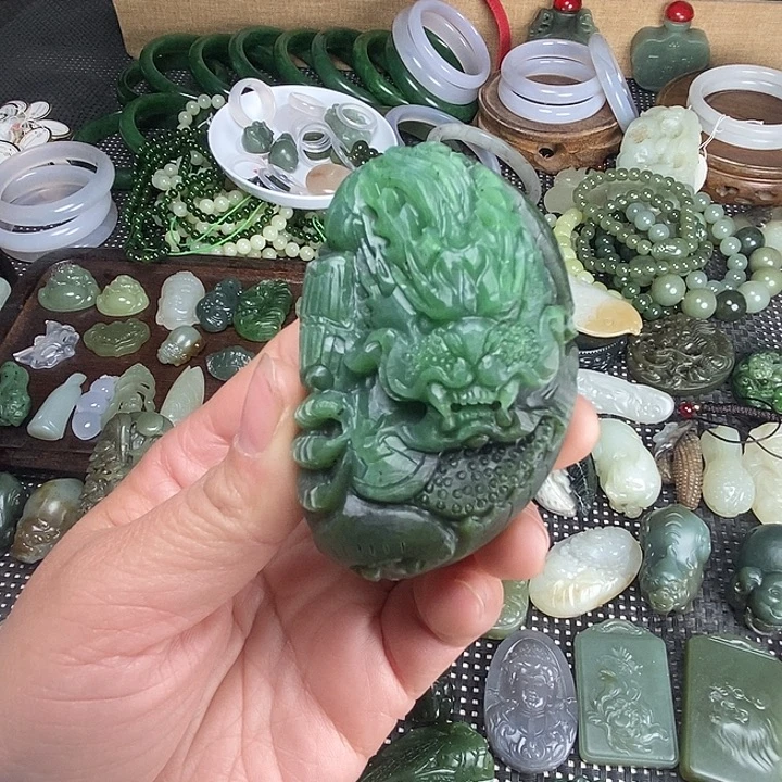 和田玉（碧玉）未镶嵌把件