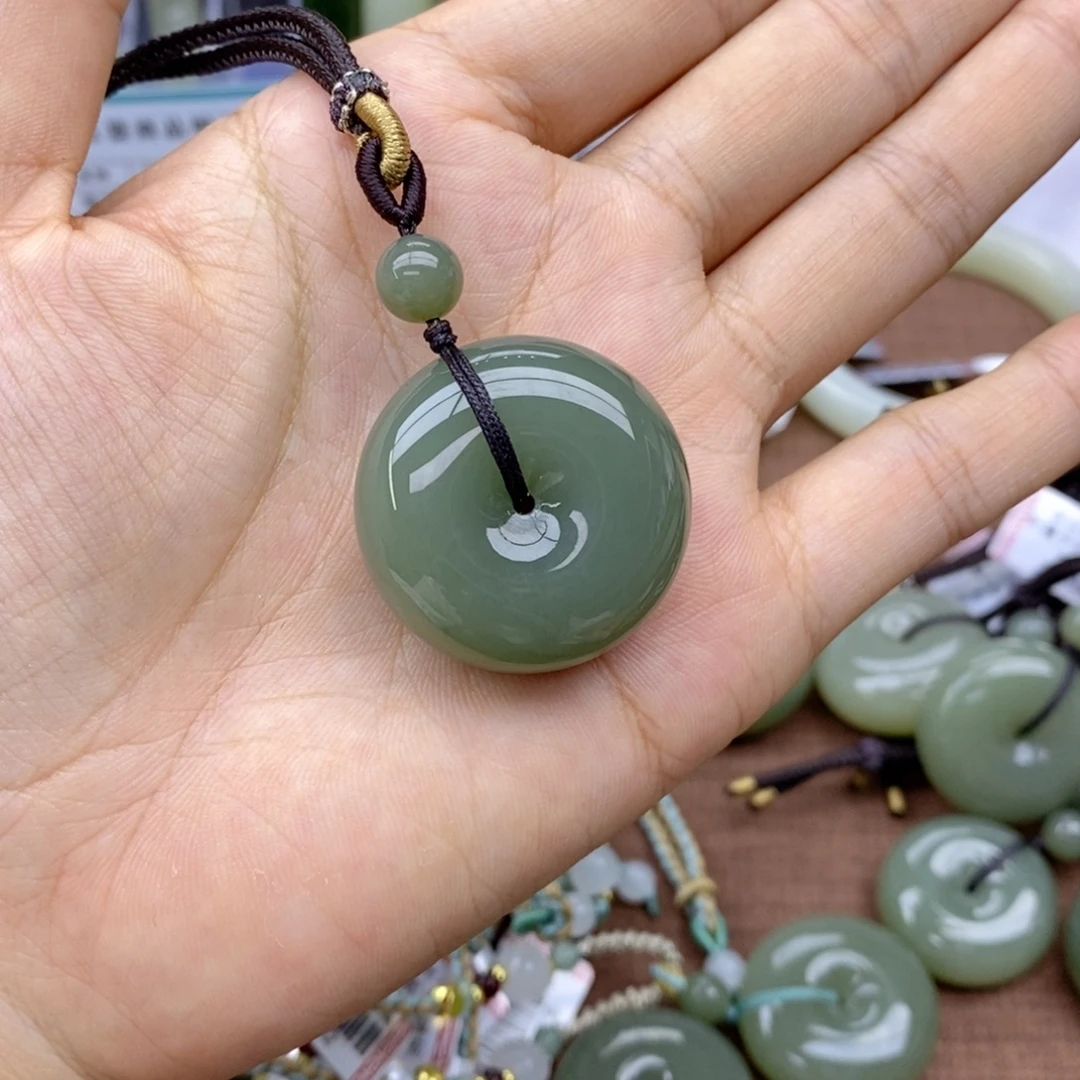 吃****吊坠(不含链)未镶嵌和田玉