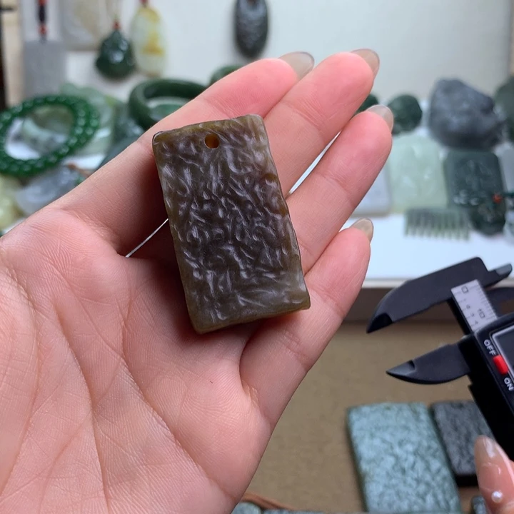 和田玉（糖玉）未镶嵌颈饰